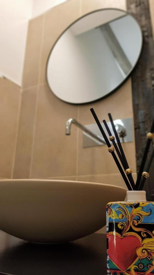 Cavour 45 - Ortigia Apartments Syracuse ภายนอก รูปภาพ