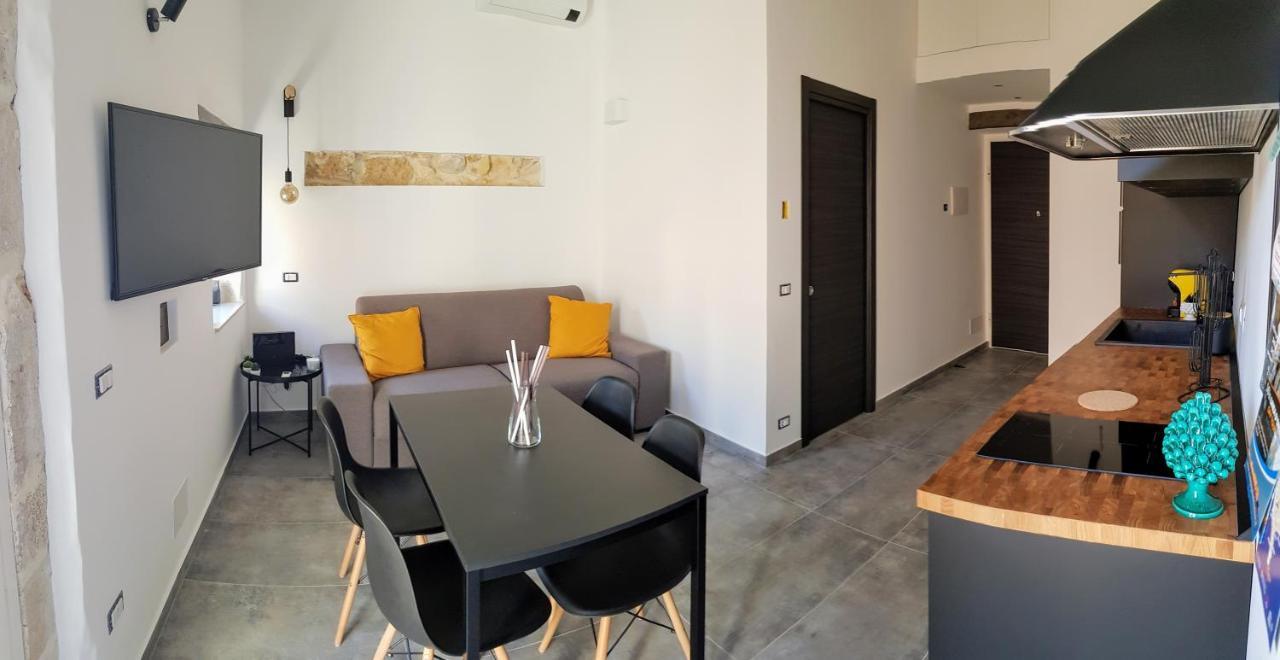 Cavour 45 - Ortigia Apartments Syracuse ภายนอก รูปภาพ