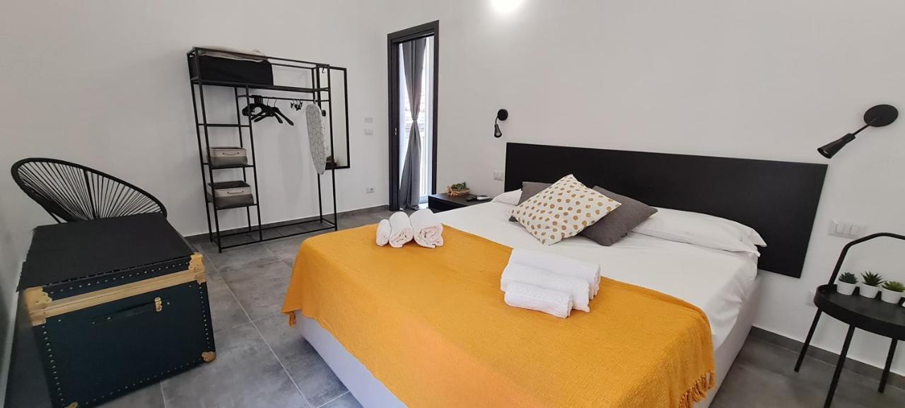 Cavour 45 - Ortigia Apartments Syracuse ภายนอก รูปภาพ