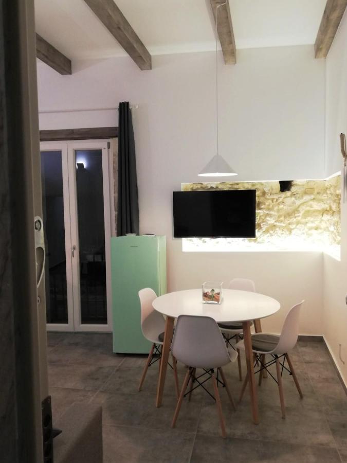 Cavour 45 - Ortigia Apartments Syracuse ภายนอก รูปภาพ